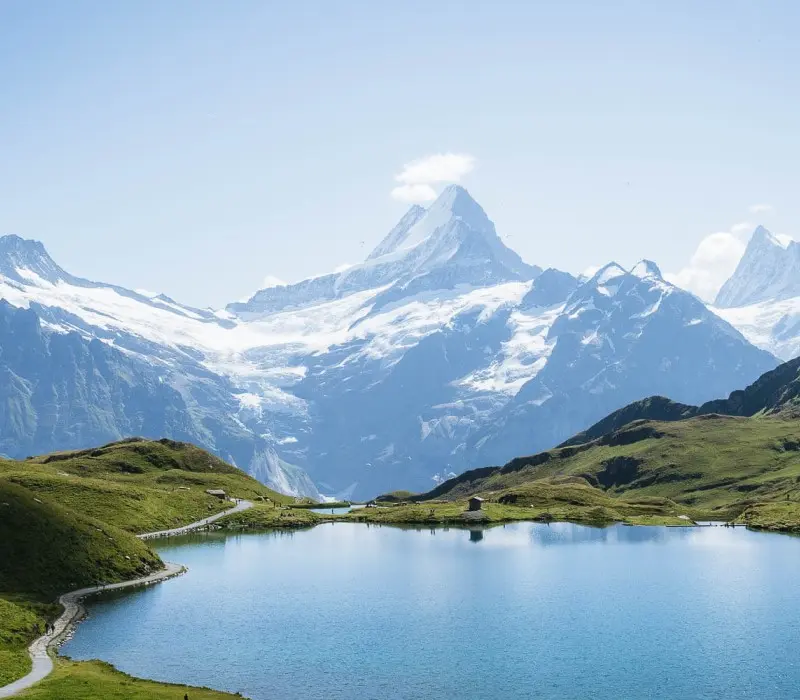 Bước vào thế giới mộng mơ của Làng Grindelwald cổ tích