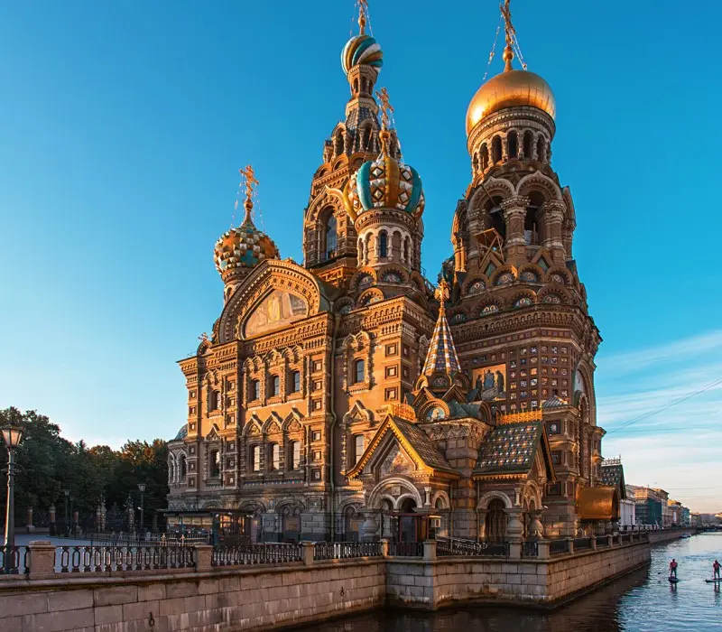Cảnh quan trùng điệp nơi Saint Petersburg cổ tích