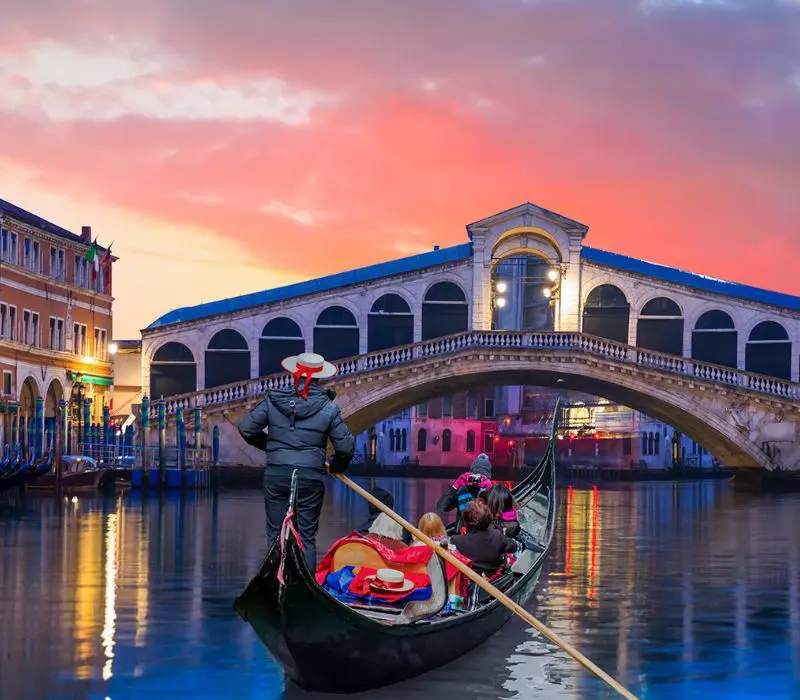 Chiếc thuyền Gondolas “quốc dân” tại thành phố nổi Venice