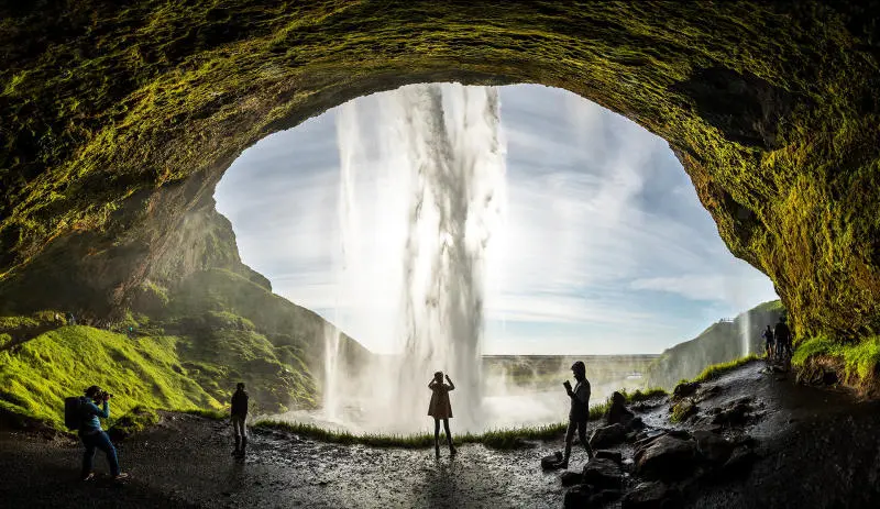 Ấn tượng trước th&aacute;c nước Seljalandsfoss kỳ vĩ, đẹp ngoạn mục 6