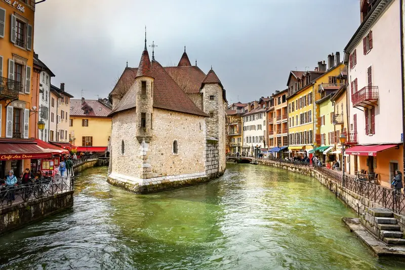 Annecy, Ph&aacute;p: Vi&ecirc;n ngọc xanh tươi của v&ugrave;ng Savoie 8