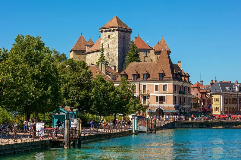 Annecy, Ph&aacute;p: Vi&ecirc;n ngọc xanh tươi của v&ugrave;ng Savoie 9