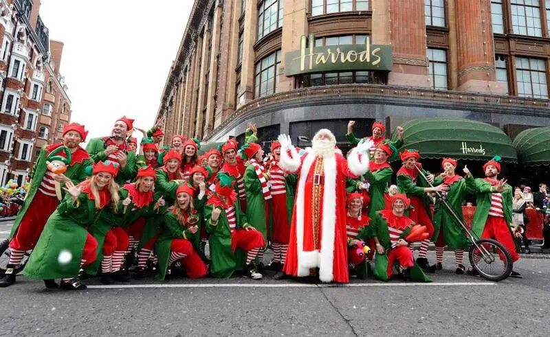 B&aacute;ch h&oacute;a Harrods London thi&ecirc;n đường cho c&aacute;c t&iacute;n đồ mua sắm ở Anh 13