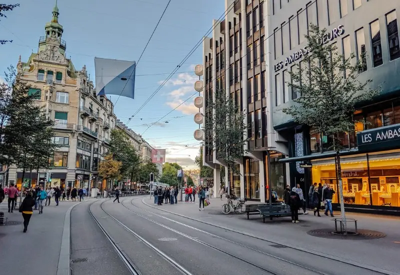 Bahnhofstrasse: Con phố mua sắm nổi tiếng bậc nhất Zurich 2
