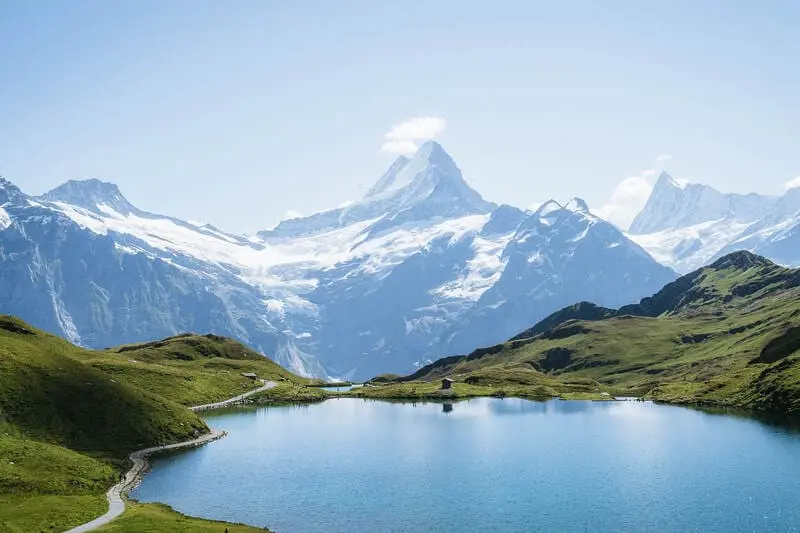Bước v&agrave;o thế giới mộng mơ của L&agrave;ng Grindelwald cổ t&iacute;ch 7