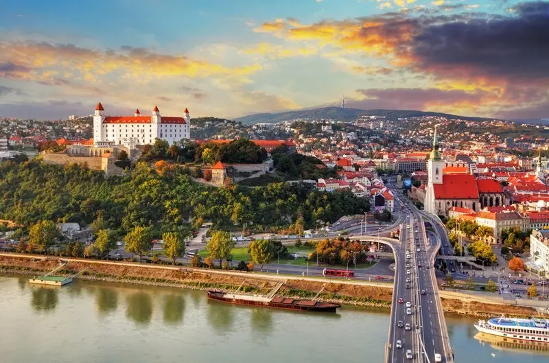 Cẩm nang du lịch Slovakia mảnh đất của thi&ecirc;n nhi&ecirc;n v&agrave; l&acirc;u đ&agrave;i cổ t&iacute;ch 2