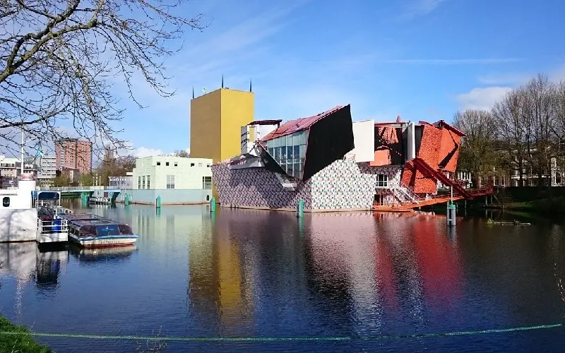Cảm nhận n&eacute;t đẹp văn h&oacute;a v&agrave; lịch sử của th&agrave;nh phố Groningen 5