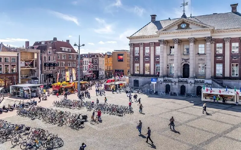 Cảm nhận n&eacute;t đẹp văn h&oacute;a v&agrave; lịch sử của th&agrave;nh phố Groningen 4