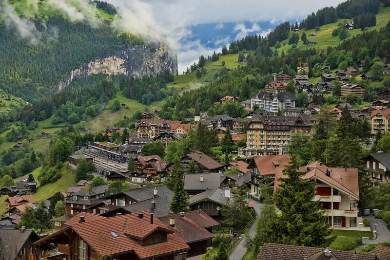 Check in l&agrave;ng Lauterbrunnen Thụy Sĩ thơ mộng, đẹp đắm say 8