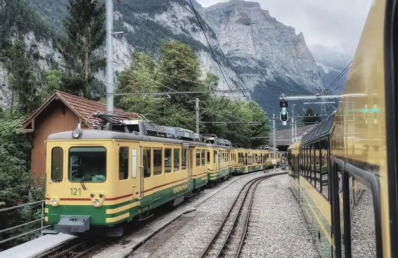 Check in l&agrave;ng Lauterbrunnen Thụy Sĩ thơ mộng, đẹp đắm say 5