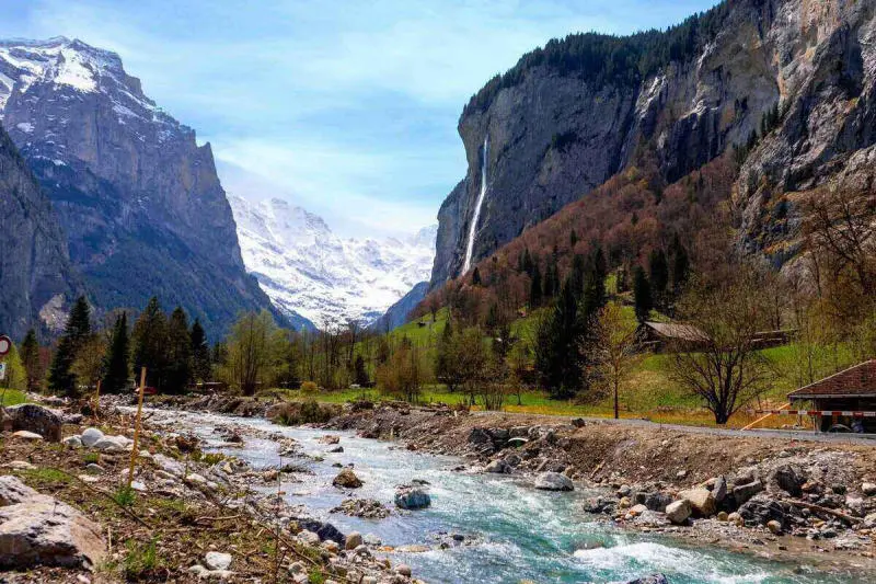 Check in l&agrave;ng Lauterbrunnen Thụy Sĩ thơ mộng, đẹp đắm say 9