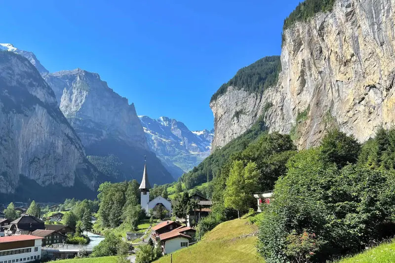 Check in l&agrave;ng Lauterbrunnen Thụy Sĩ thơ mộng, đẹp đắm say 10