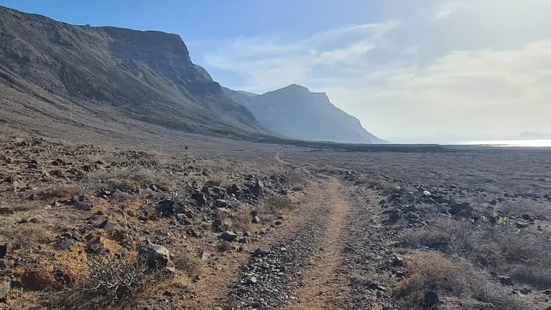Chinh phục đảo Lanzarote, kỳ quan n&uacute;i lửa 7