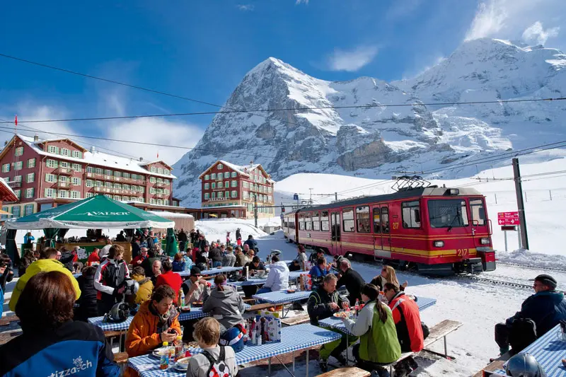 Chinh phục Jungfrau, n&oacute;c nh&agrave; h&ugrave;ng vĩ của ch&acirc;u &Acirc;u 3