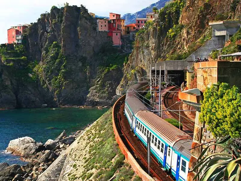 Cinque Terre: 5 ng&ocirc;i l&agrave;ng đủ m&agrave;u sắc rực rỡ tại nước &Yacute; 5