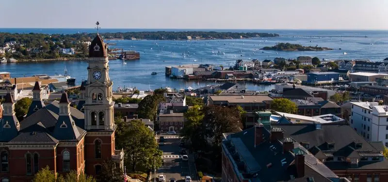 C&oacute; một Gloucester cổ k&iacute;nh b&ecirc;n bờ s&ocirc;ng Severn 4