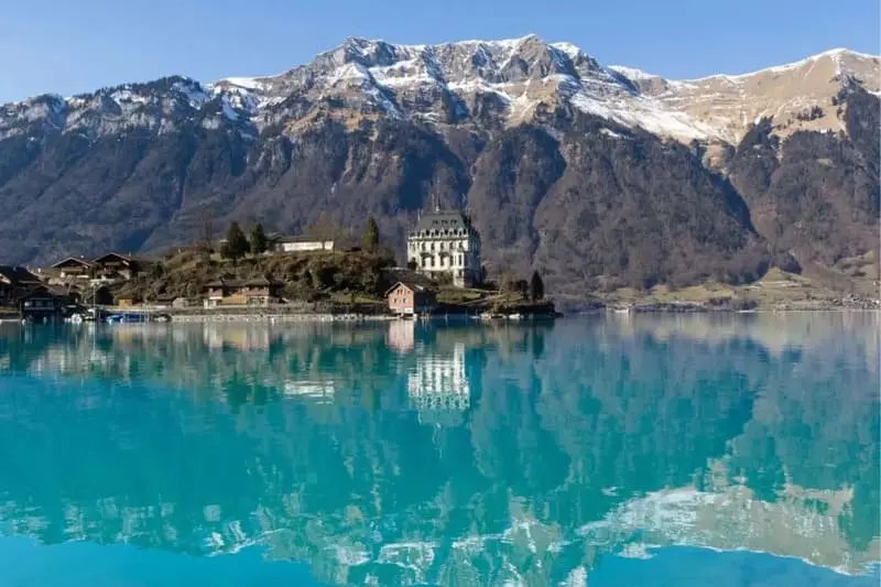 C&oacute; một n&agrave;ng thơ Iseltwald b&ecirc;n hồ Brienz l&atilde;ng mạn 5