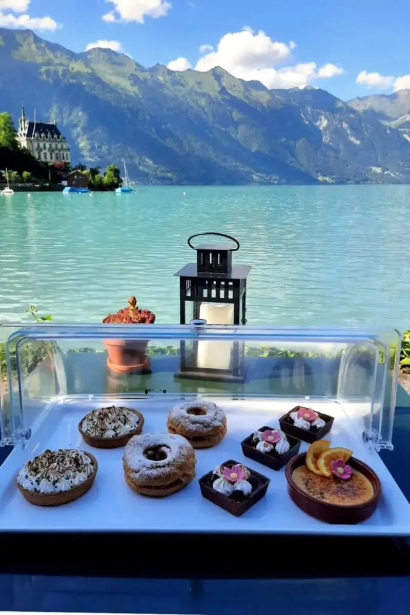 C&oacute; một n&agrave;ng thơ Iseltwald b&ecirc;n hồ Brienz l&atilde;ng mạn 7