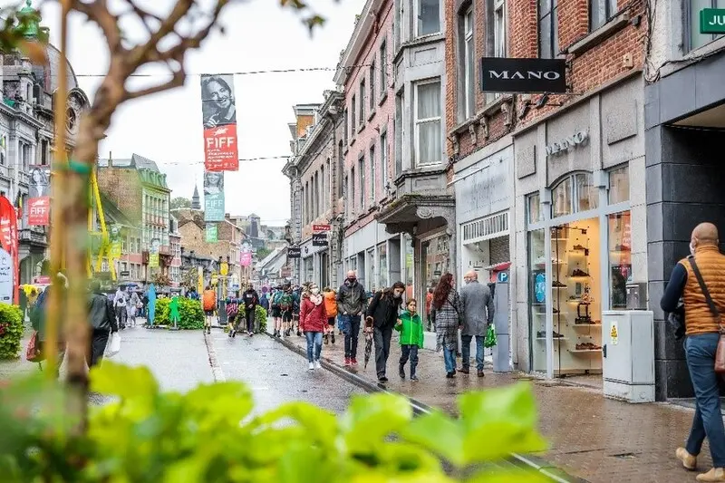 Dạo bước ở th&agrave;nh phố Namur: Vi&ecirc;n ngọc v&ugrave;ng Wallonia nước Bỉ 11