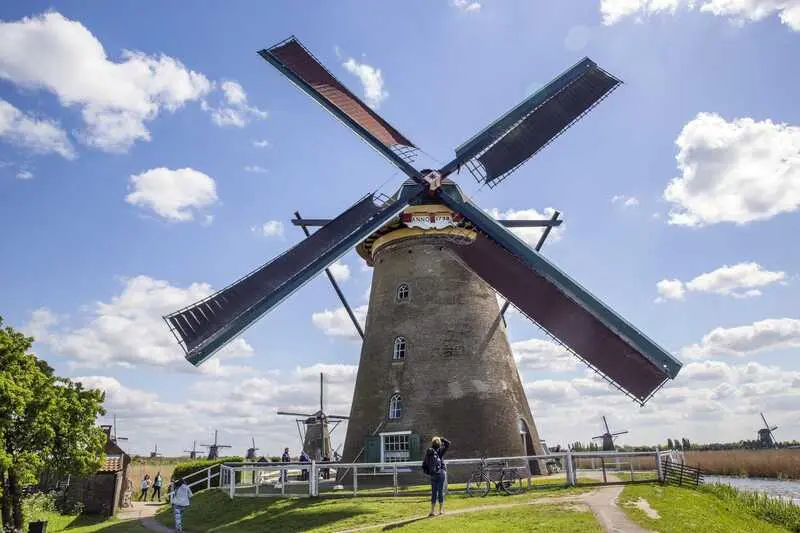 Đến Kinderdijk chi&ecirc;m ngưỡng vẻ đẹp bất tận của cối xay gi&oacute; H&agrave; Lan 7