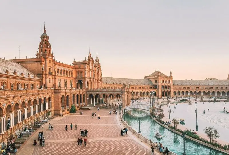 Đến Seville kh&aacute;m ph&aacute; 10 địa điểm tham quan th&uacute; vị, độc đ&aacute;o 5