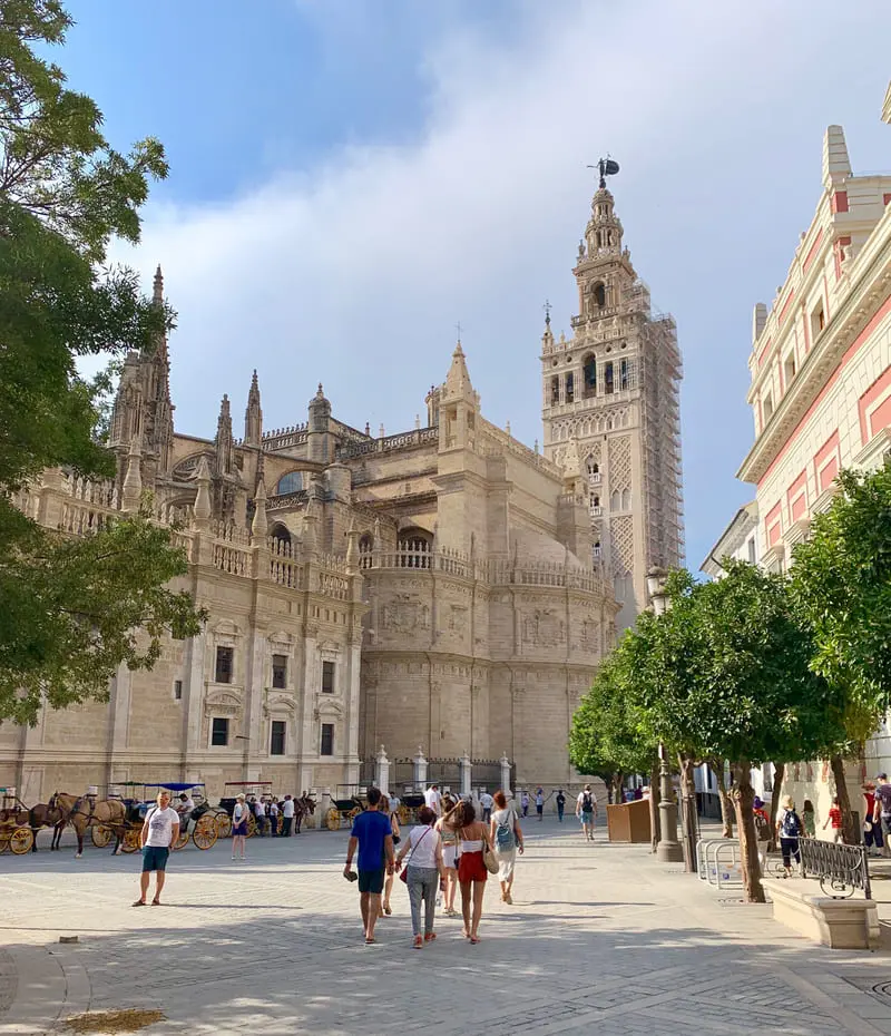 Đến Seville kh&aacute;m ph&aacute; 10 địa điểm tham quan th&uacute; vị, độc đ&aacute;o 2