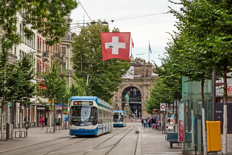 Du lịch Altstadt: H&agrave;nh tr&igrave;nh về phố cổ xinh đẹp giữa l&ograve;ng Thụy Sĩ 5