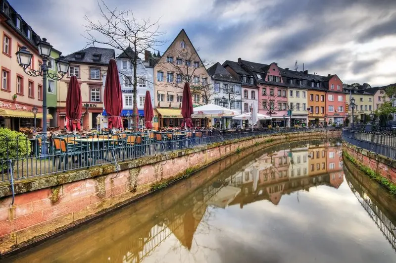 Du lịch Altstadt: H&agrave;nh tr&igrave;nh về phố cổ xinh đẹp giữa l&ograve;ng Thụy Sĩ 3