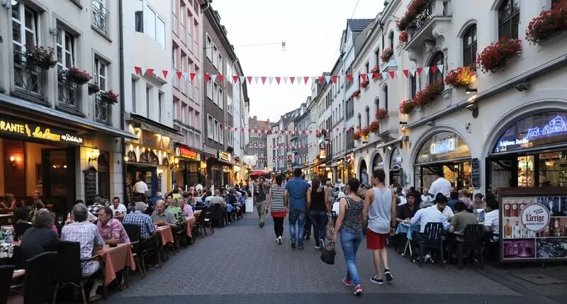 Du lịch Altstadt: H&agrave;nh tr&igrave;nh về phố cổ xinh đẹp giữa l&ograve;ng Thụy Sĩ 9