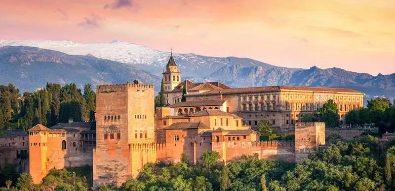 Du lịch Andalucia, kh&aacute;m ph&aacute; v&ugrave;ng đất lịch sử rực rỡ của T&acirc;y Ban Nha 6