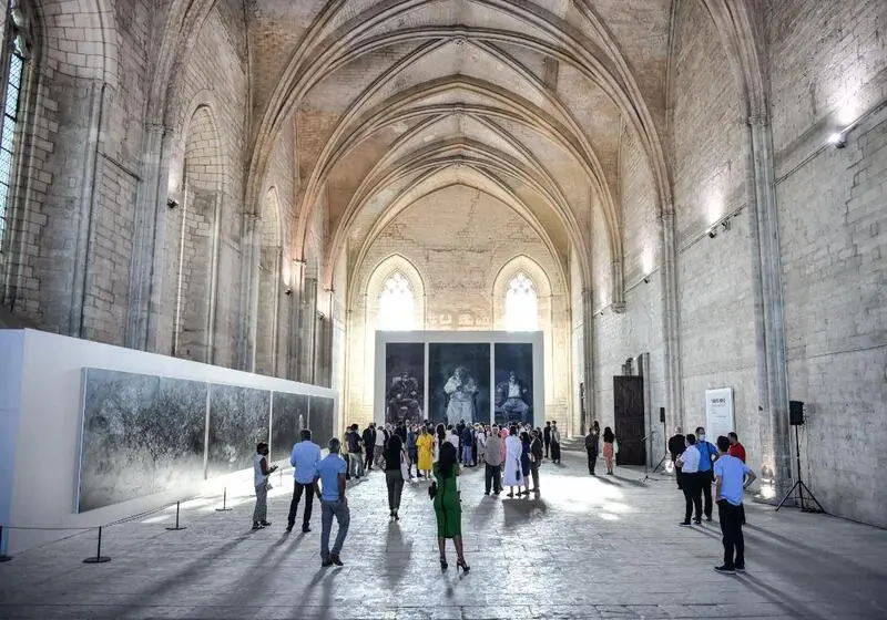 Du lịch Avignon kh&aacute;m ph&aacute; cuộc sống b&igrave;nh y&ecirc;n v&agrave; thơ mộng 6