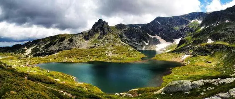 Du lịch Bulgaria, tìm về bức tranh một thoáng hồng hoa 2