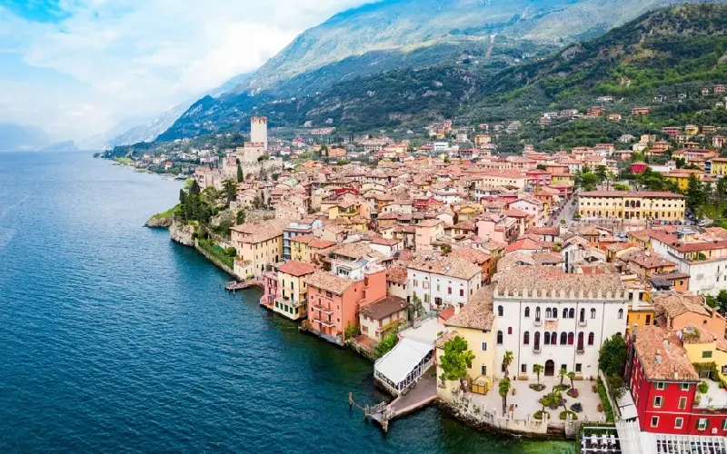 Du lịch đến Verona: Th&agrave;nh phố l&atilde;ng mạn v&agrave; cổ k&iacute;nh của nước &Yacute; 11
