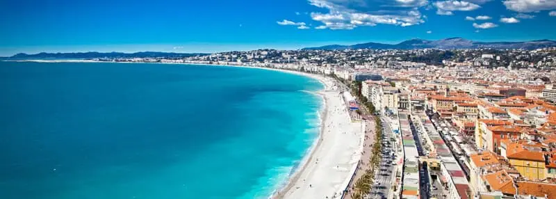 Du lịch Nice, Ph&aacute;p: Thi&ecirc;n đường cổ k&iacute;nh b&ecirc;n l&agrave;n nước trong xanh 3