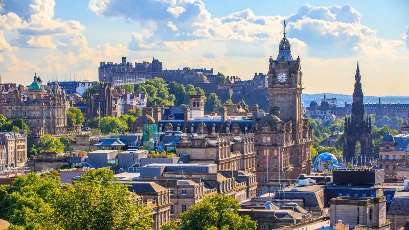 Edinburgh: Th&agrave;nh phố cổ lưu giữ linh hồn xứ Scotland 2