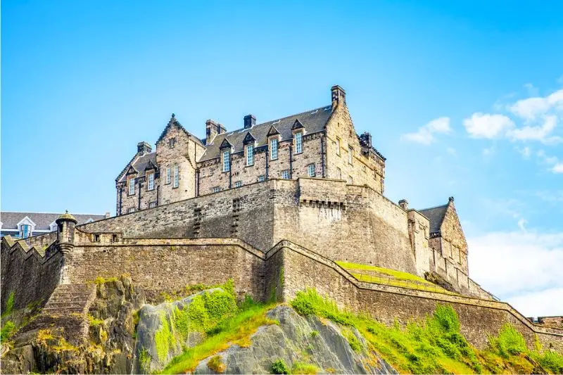 Edinburgh: Th&agrave;nh phố cổ lưu giữ linh hồn xứ Scotland 5