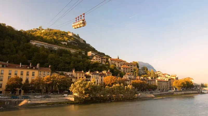 Grenoble: Miền đất hứa xinh đẹp của v&ugrave;ng Alps nước Ph&aacute;p 3