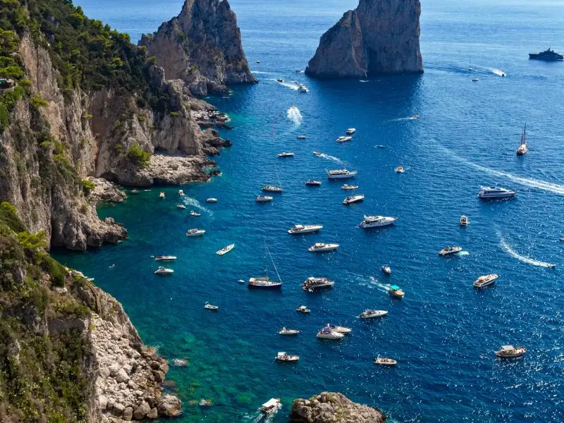 H&agrave;nh tr&igrave;nh kh&aacute;m ph&aacute; th&agrave;nh phố cảng Naples cổ k&iacute;nh của &Yacute; 8