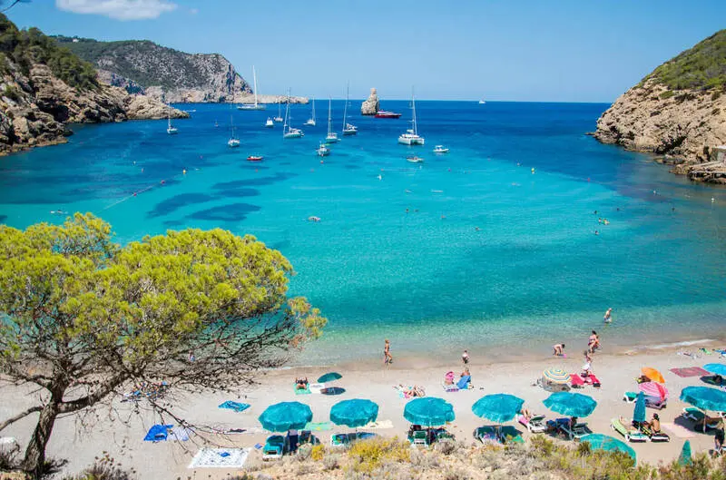 Ibiza, T&acirc;y Ban Nha: H&ograve;n đảo của hai sắc th&aacute;i b&igrave;nh y&ecirc;n m&agrave; sống động 6