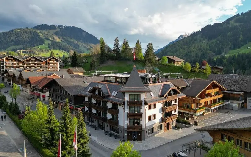 Kh&aacute;m ph&aacute; Gstaad: Nơi nghỉ dưỡng xa hoa v&agrave; biệt lập ở Thụy Sĩ 2