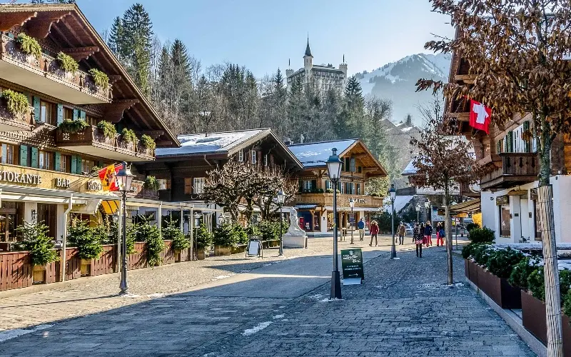 Kh&aacute;m ph&aacute; Gstaad: Nơi nghỉ dưỡng xa hoa v&agrave; biệt lập ở Thụy Sĩ 8