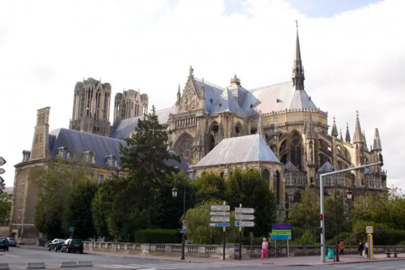 Kh&aacute;m ph&aacute; Reims: Th&agrave;nh phố của c&aacute;c vị vua 3