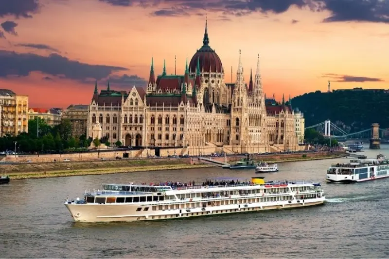 Kh&aacute;m ph&aacute; s&ocirc;ng Danube đoạn chảy qua Hungary th&uacute; vị v&agrave; độc đ&aacute;o 4