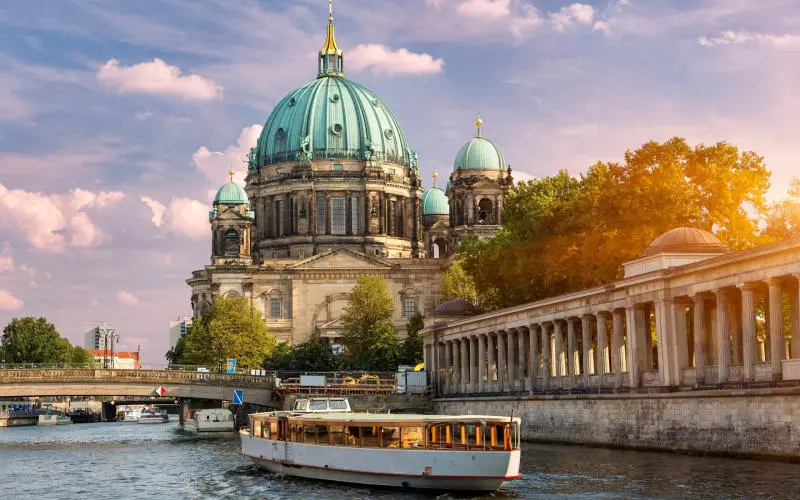 Kh&aacute;m ph&aacute; thủ đ&ocirc; Berlin sầm uất bậc nhất nước Đức 2