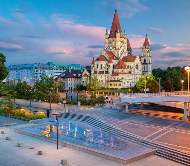 Kh&aacute;m ph&aacute; Vienna, vi&ecirc;n ngọc lịch sử v&agrave; văn h&oacute;a giữa l&ograve;ng Ch&acirc;u &Acirc;u 4