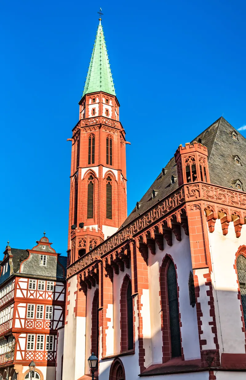 Lạc giữa Quảng trường Romerberg, kỳ quan miền Frankfurt 4