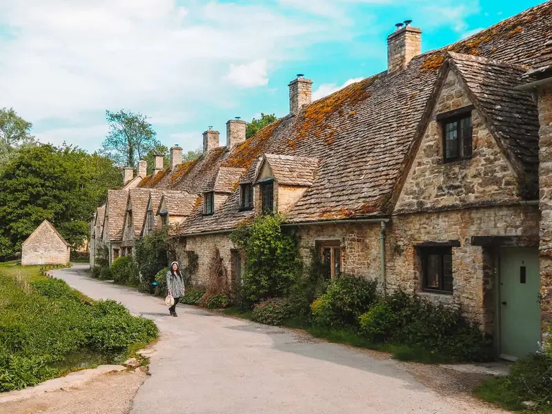 Lạc lối tại l&agrave;ng Bibury thơ mộng giữa v&ugrave;ng Cotswolds nước Anh 4