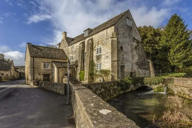 Lạc lối tại l&agrave;ng Bibury thơ mộng giữa v&ugrave;ng Cotswolds nước Anh 6