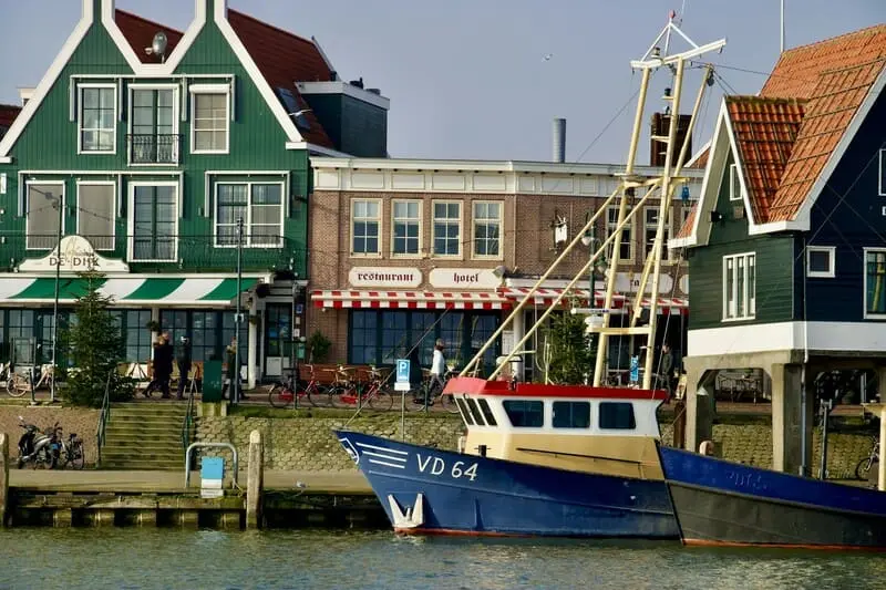 L&agrave;ng ch&agrave;i Volendam, giao điểm của đất trời c&ugrave;ng biển khơi 4