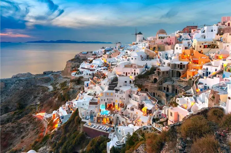 Oia Santorini thi&ecirc;n đường cổ t&iacute;ch b&ecirc;n bờ biển xanh Aegean 2